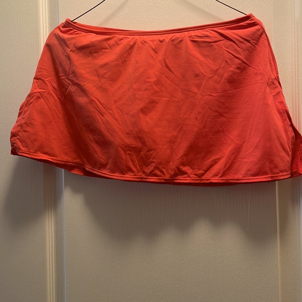Coco Reef classic coral  pink color swim skirt, size small